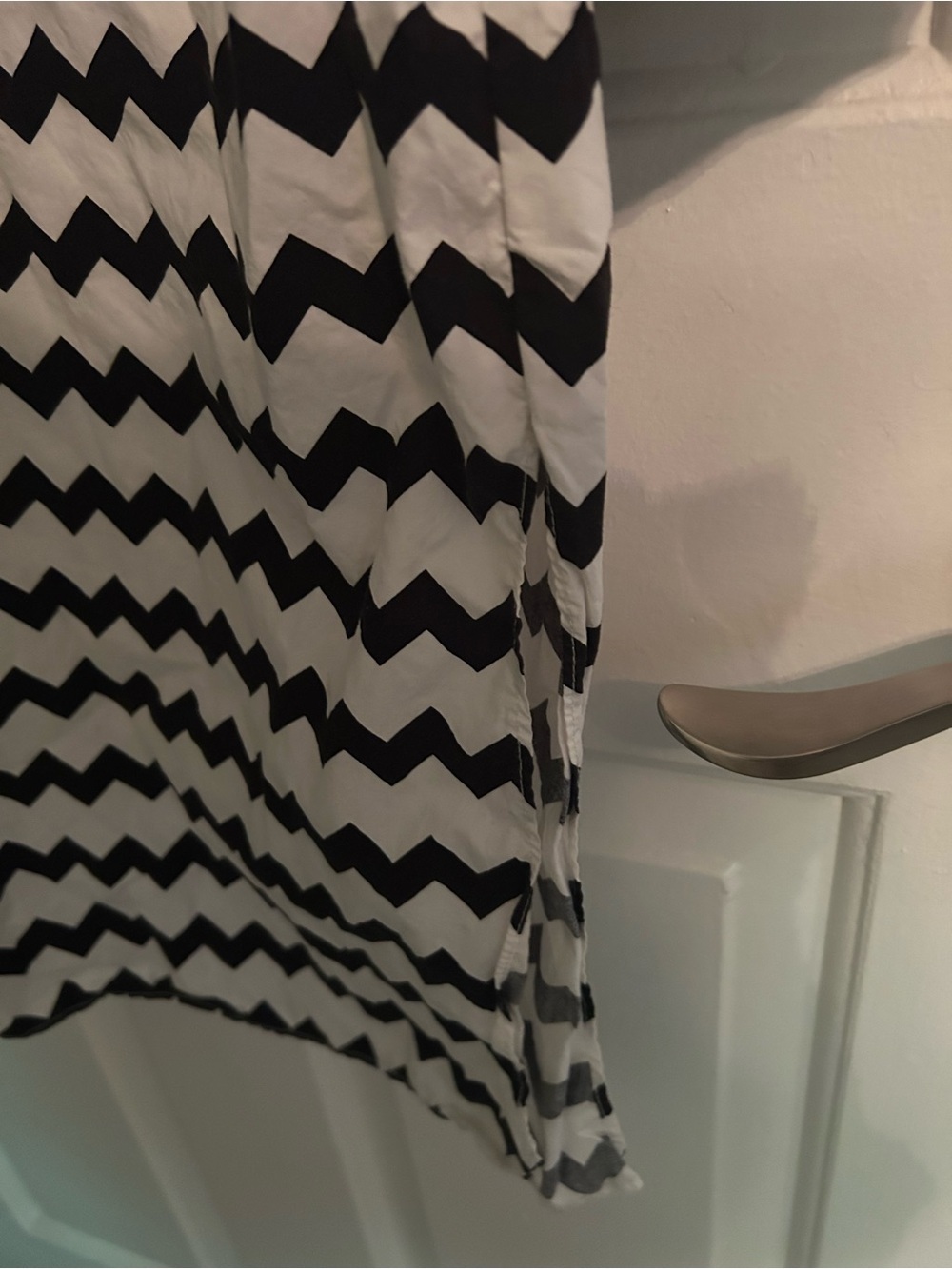 Urban Renewal Black & White Chevron Shift Dress - Picture 3 of 5